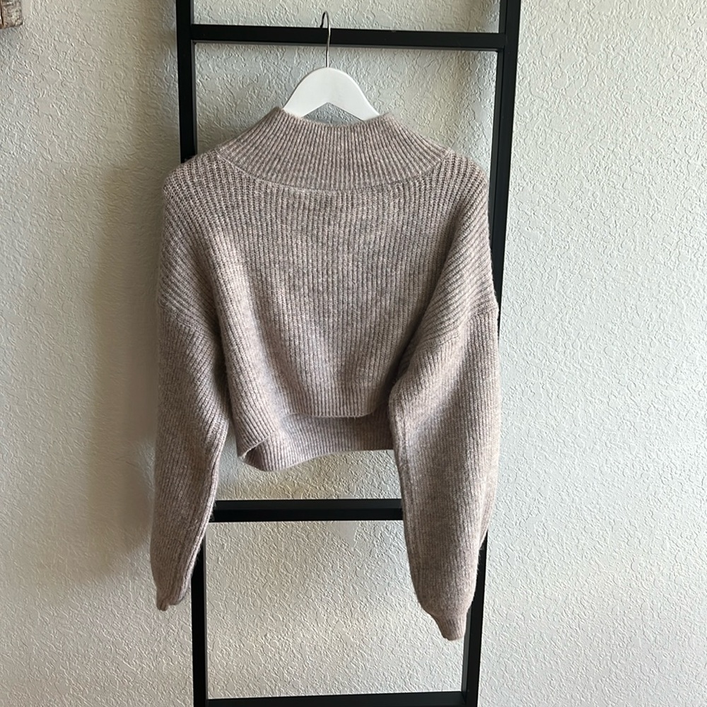 Cropped sweater